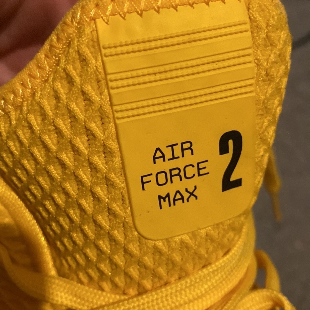 MEN'S NIKE AIRMAX 2  YELLOW BASKETBALL SHOES​​​ - Picture 3 of 7